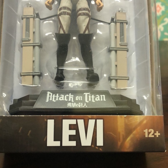 Attack on Titan Levi #47 collectible action figure - Picture 3 of 9
